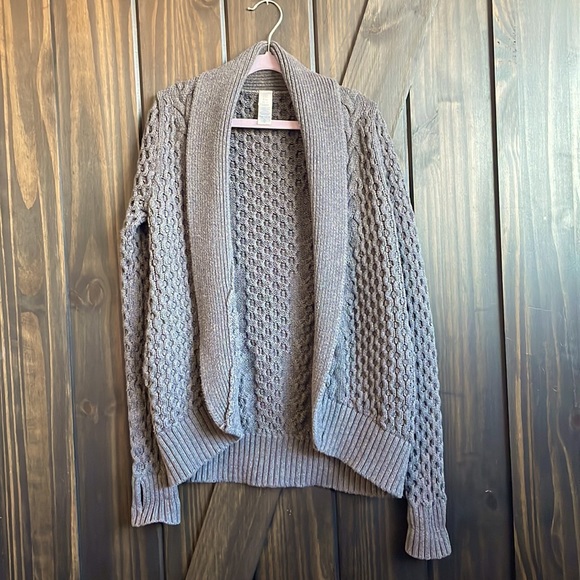 Ivivva Size 12 - STUNNING! - Picture 1 of 5